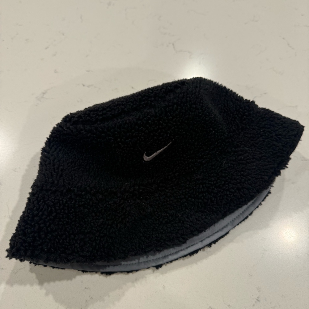 Nike Dual-Sided Black and Gray Bucket Hat - Picture 5 of 6